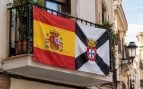 Es oficial: poner la bandera de Ceuta en tu balcón puede acabar en multas de 3.000 euros, según la Ley de Propiedad Horizontal