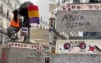 La ultraizquierda vandaliza el Oso y el Madroño en Sol: aparece con un pañuelo palestino, amenazas a Ayuso y la bandera republicana