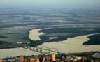 Vista aérea del puente Hernando de Soto sobre el Misisipi, en Memphis