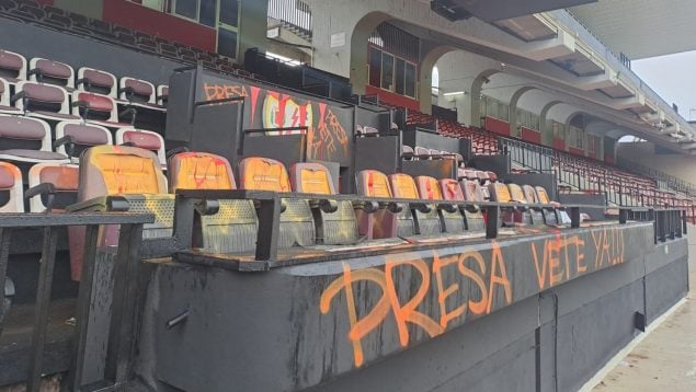 Megrohamozták a Vallecas stadiont: feldúlták az elnöki pholyot és rongáltak a Rayo Vallecano szerint