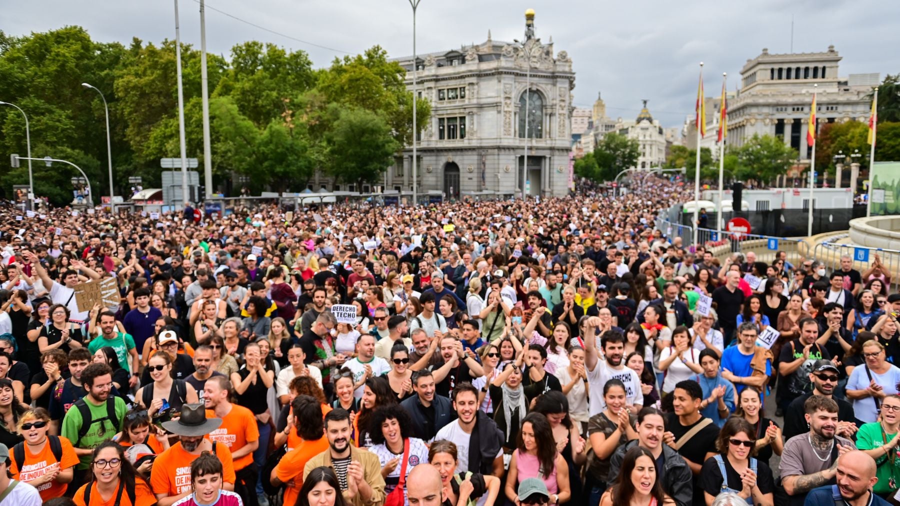 Sumar y Podemos, que gobiernan desde hace 6 años, lideran la marcha por la vivienda en Madrid y llaman a la huelga general