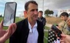 El entrenador del Rayo tras su estreno en Vallecas: «El césped está bien, pero tiene margen de mejora»