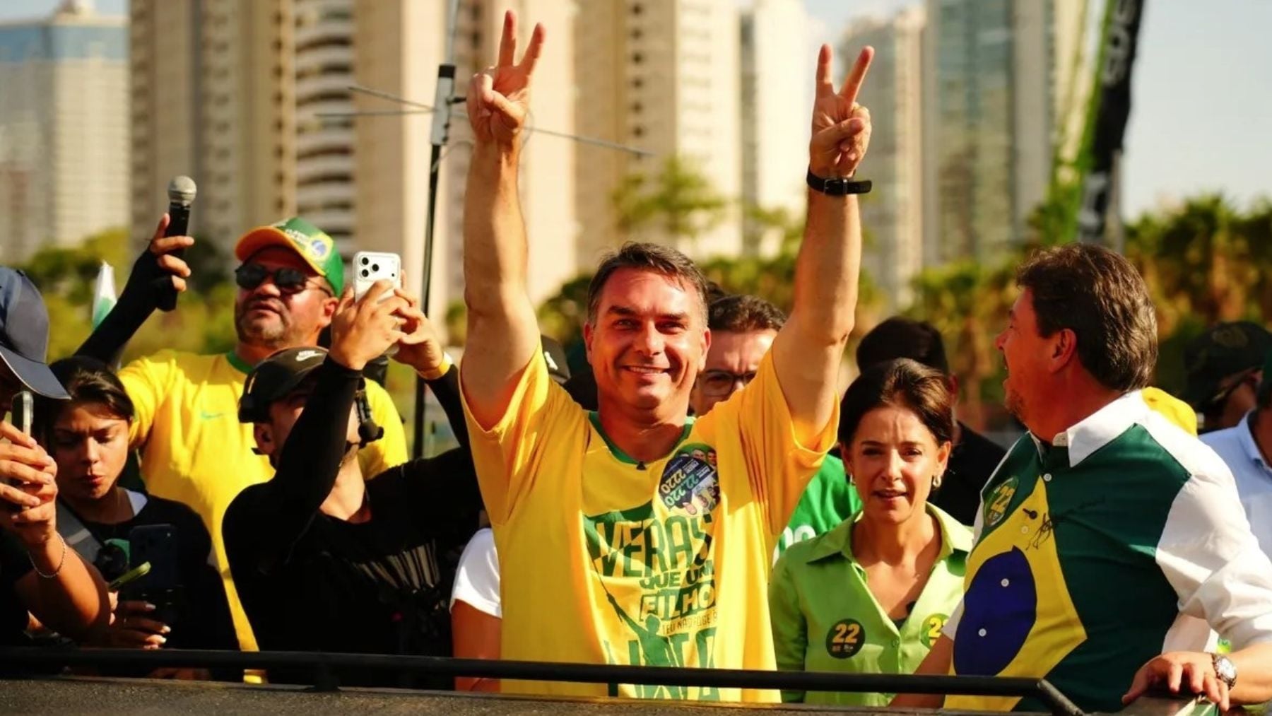 Bolsonaro obtiene más del 50% de los votos en Brasil en el inicio del recuento y podría ser presidente en la primera vuelta