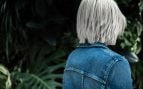 Los expertos en peluquería coinciden: para hacer la transición al cabello gris lo más moderno son las mechas 'greige'