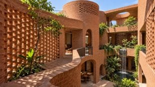Casa hormiguero en India, casas con forma de hormiguero para combatir el calor, novedades arquitectura, trucos aerotermia.