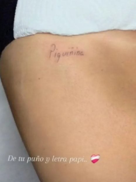 Paula Echevarría en el tatuador. (Foto: Redes Sociales)