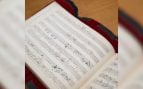Página 10 del manuscrito con un andante en el que Mozart escribió las partes del primer violín y el bajo, y Mademoiselle de Guînes la del segundo violín. Foto: Élie Ludwig - Biblioteca Nacional de Francia (BnF)