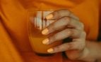 Ni rojo ni manicura francesa: el color de uñas que más se va a llevar este otoño según las expertas es el 