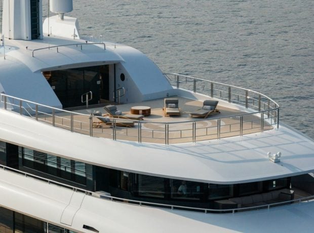 barco grande lujo ibiza millones