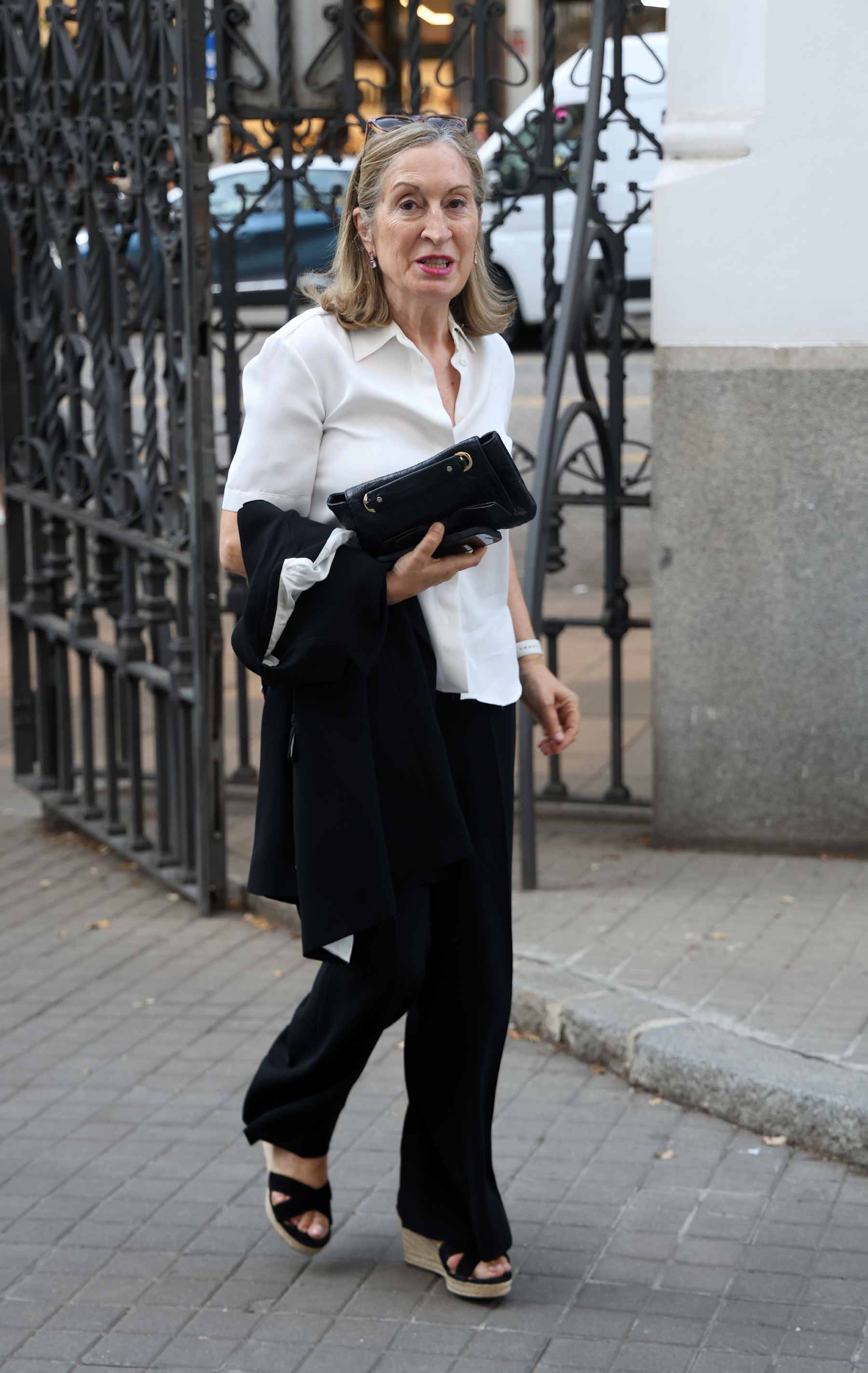 Ana Pastor acuden a la misa funeral en memoria de Genoveva Conde de Oya. (Foto: Europa Press)