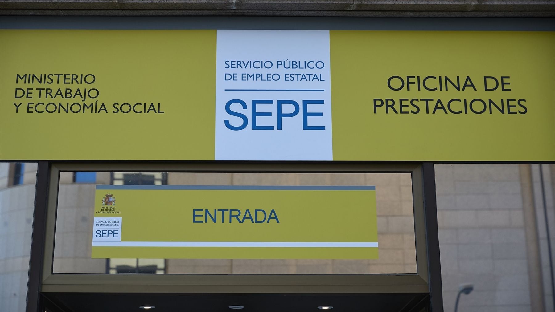 El 78% de la caída del paro que ha vendido el Gobierno es maquillaje: 592.000 desempleados no aparecen en la cifra oficial
