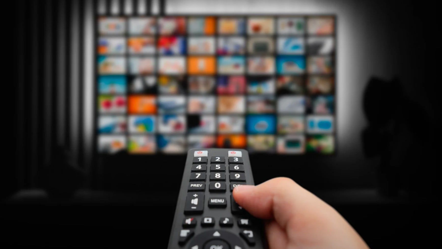 La TDT obligará a resintonizar los televisores el próximo 5 de noviembre (Foto Canva).