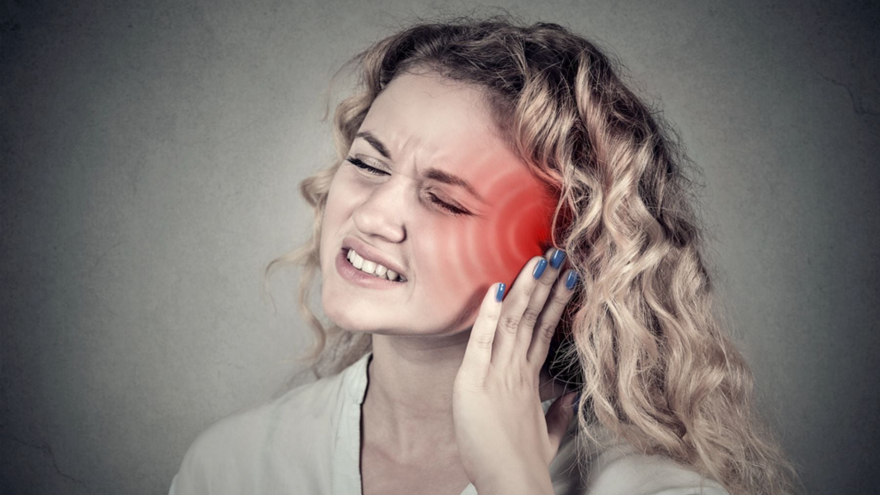 Cuando lavarse la cara provoca una descarga eléctrica: qué es la neuralgia del trigémino y cómo se trata