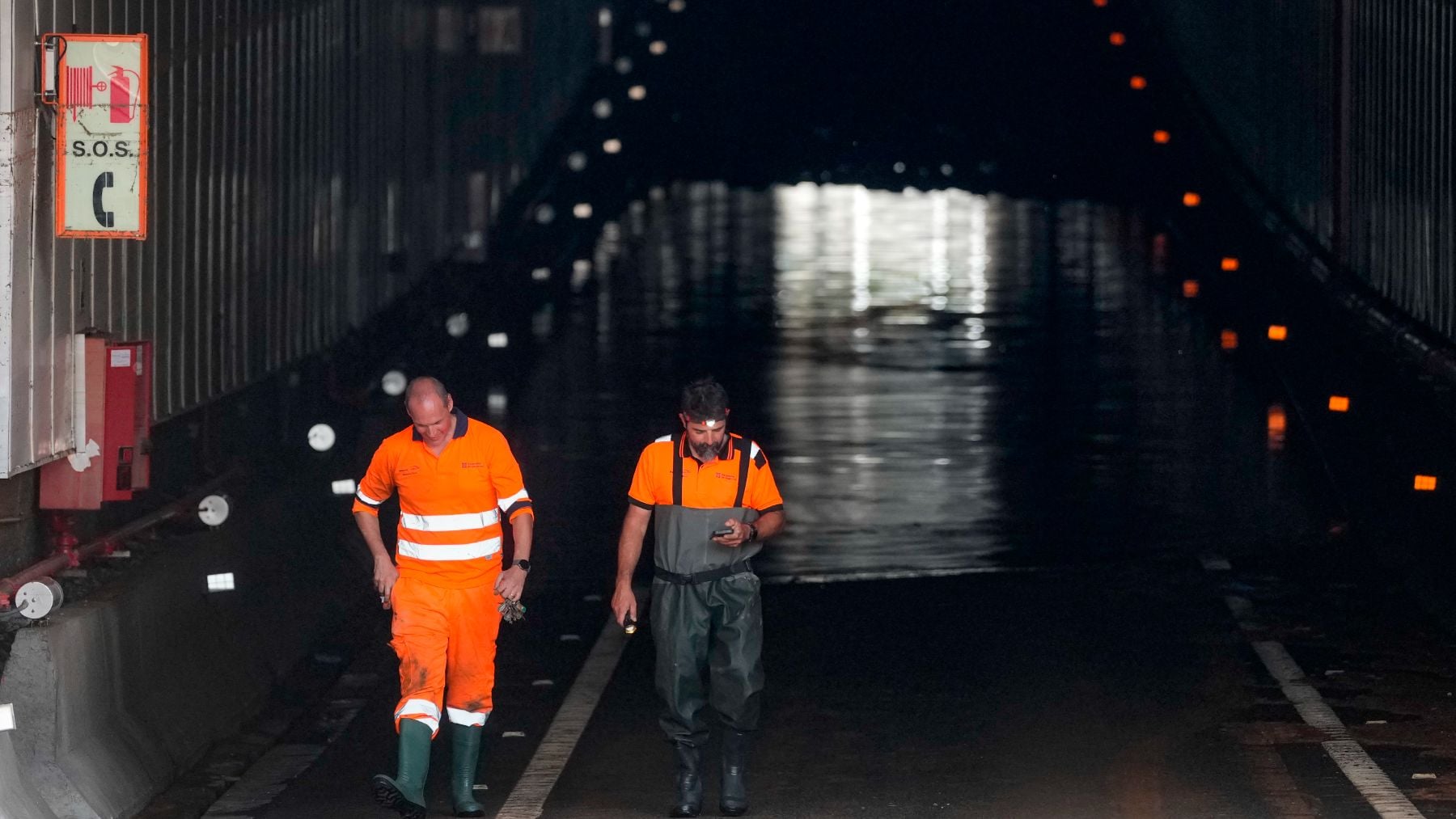 Tres muertos por el temporal en Cataluña: hallan un cadáver en un túnel inundado de Barcelona