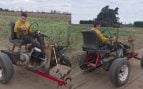 tractor con materiales reciclados