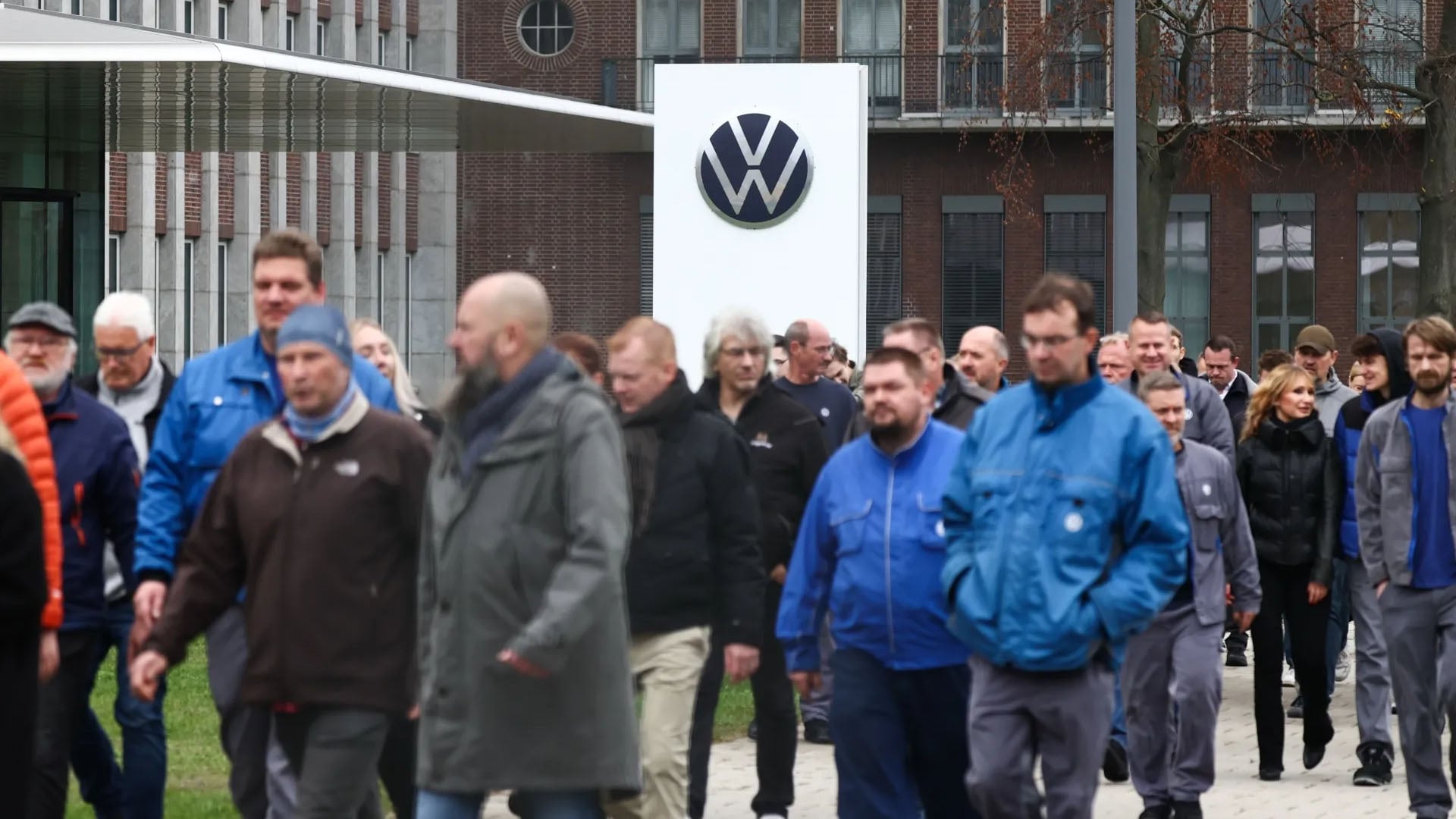 Volkswagen ofrece a sus trabajadores INTERIOR