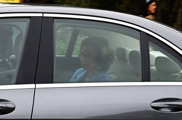La Reina Sof&iacute;a en la boda de Jos&eacute; Luis Mart&iacute;nez-Almeida. (Foto: Europa Press)