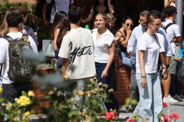 La princesa Leonor a su llegada a la Universidad. (Foto: Europa Press)