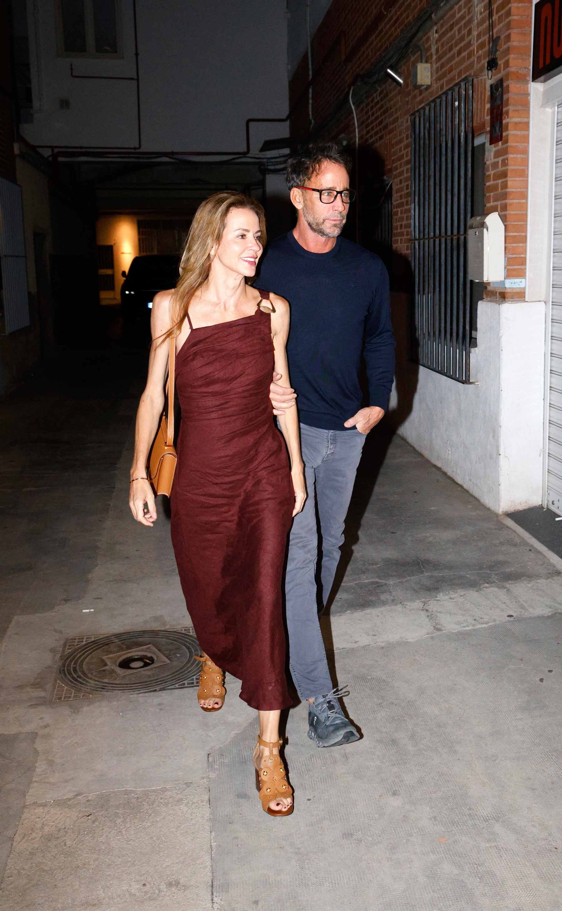 &Aacute;lvaro Mu&ntilde;oz Escassi durante la inauguraci&oacute;n de la primera exposici&oacute;n de collage 'pop cut' de Marta S&aacute;nchez. (Foto: Europa Press)