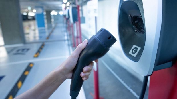 recarga enchufe coche eléctrico