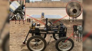El robot sembrador desarrollado en Egipto, con el panel solar en la parte superior y la tolva de semillas de aluminio sobre el chasis. Foto: Abdelmotaleb et al. / Scientific Reports - CC BY 4.0