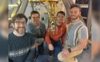 Investigadores junto al criostato del experimento POLONAISE de materia oscura
