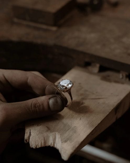 ROBO ANILLO DE COMPROMISO PRINCESA JORDANIA