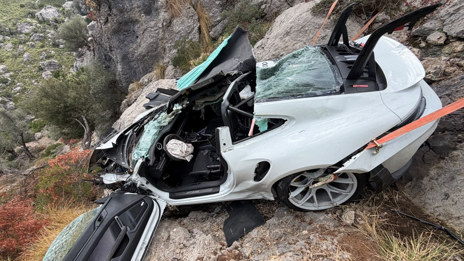 Muere un piloto y la copiloto sufre lesiones medulares tras despeñarse por un barranco en el Rally Challenge Mallorca