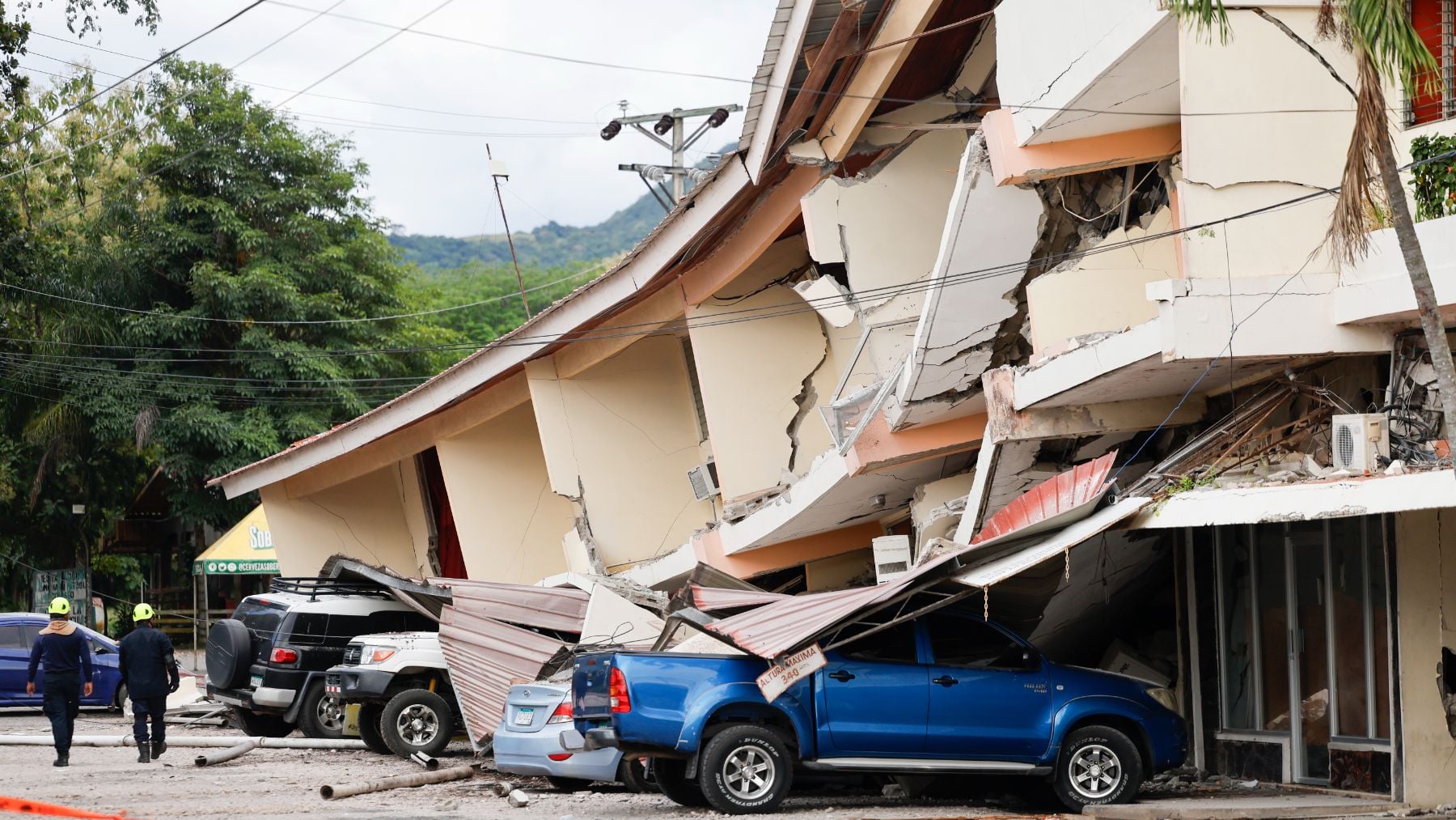 Un fuerte terremoto de 7,7 sacude Panamá con alerta de tsunami en el Pacífico