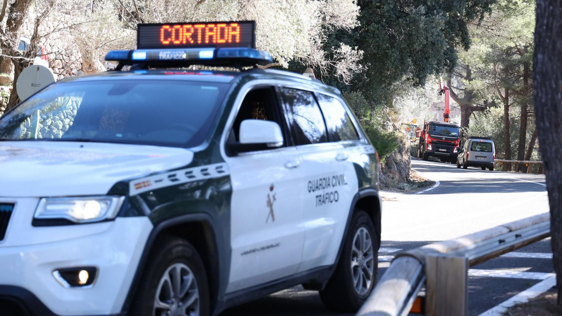 Muere un piloto y el copiloto sufre lesiones medulares tras despeñarse por un barranco en el Rally Challenge Mallorca