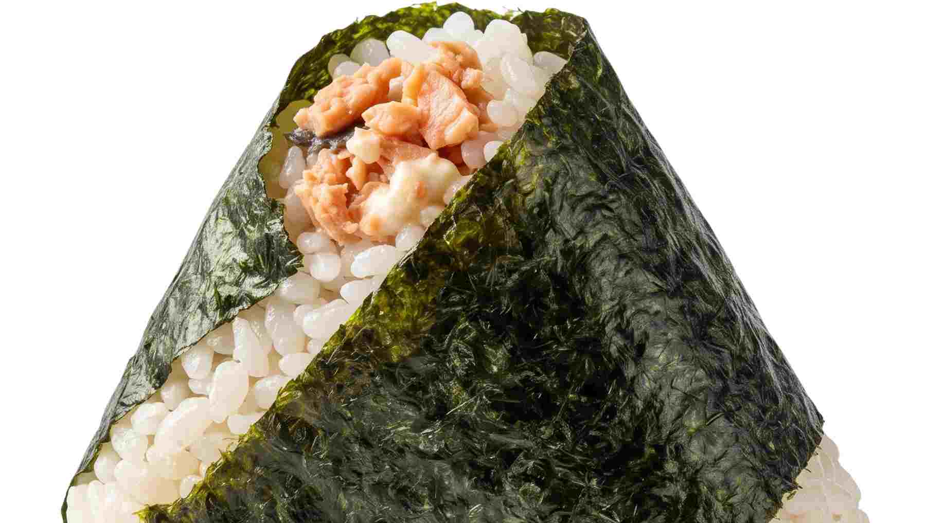 Onigiri crujiente relleno.