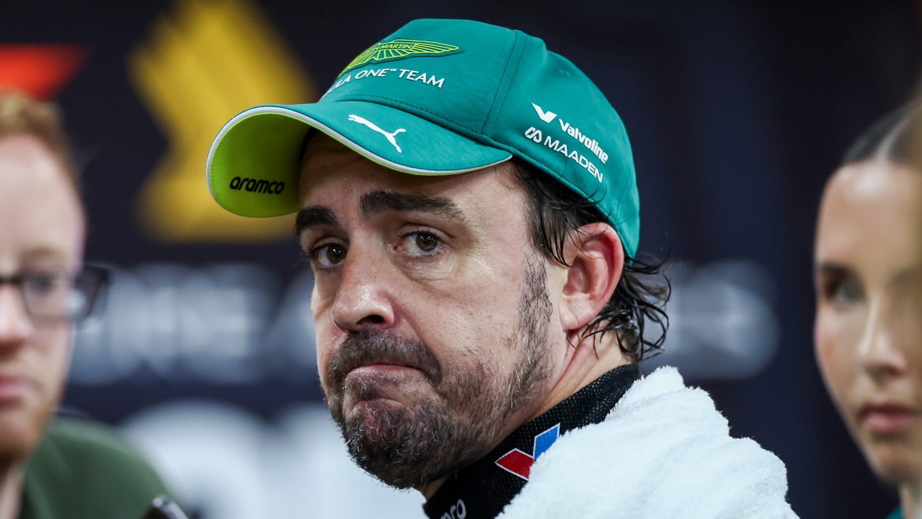 Alonso expone la incompetencia del AMR26 en el GP de Singapur: Debería haber estado mucho más atrás