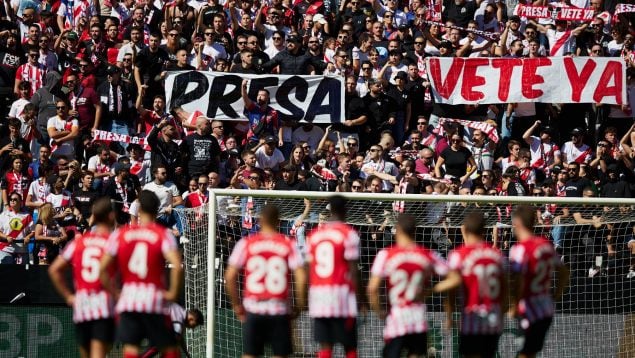 A Rayo Vallecano elvenné a bérletét a tárgyakat dobáló szurkolóknak, és véget vetne az ultrákkal való összejátszásnak