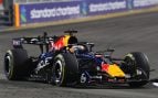 Verstappen pasa el rodillo en Singapur, Sainz no puntúa y Alonso se desespera con el motor