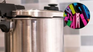 Pinza de madera en la tapa de una olla