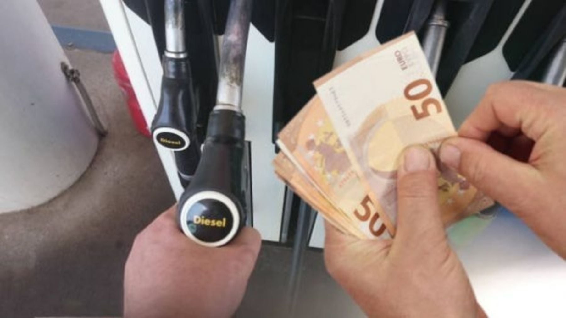 Precio de la gasolina hoy 15 de octubre: localiza las gasolineras más baratas de Sevilla, Cádiz y otras ciudades de Andalucía