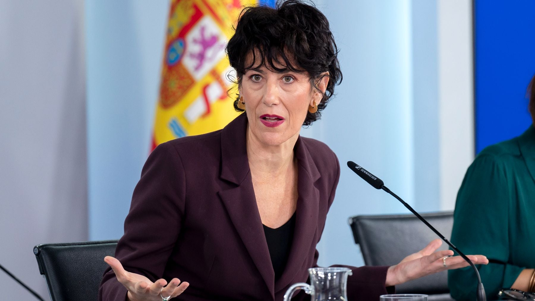 El Gobierno acusa al Supremo de atacar la democracia por suspender el voto de los
