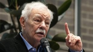Eduardo Mendoza