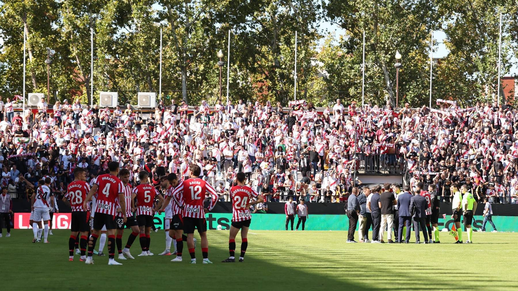 Részleges stadionbezárással és pénzbírsággal büntették a Rayo Vallecanót az Athletic elleni balhé miatt