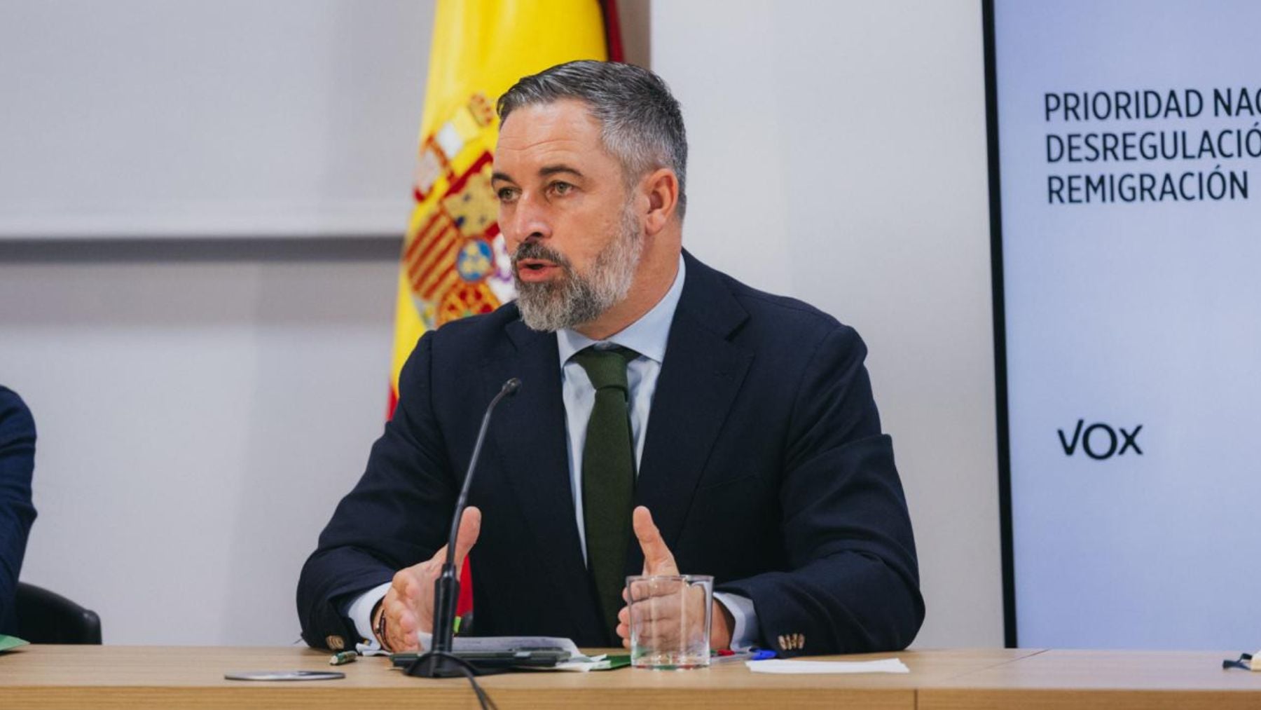 Abascal pide a su equipo presencia máxima en la calle para dar el «salto» a La Moncloa: La mayoría está ahí