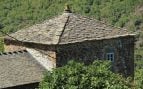 Casa de la Torre en Santo Emiliano, aldea del concejo de Allande (Asturias). Foto: Xuliu Pombar vía Wikimedia Commons - CC BY-SA 4.0