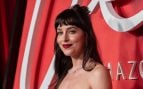 Dakota Johnson estrena el flequillo más atrevido: el corte que resalta sus ojos verdes y pómulos