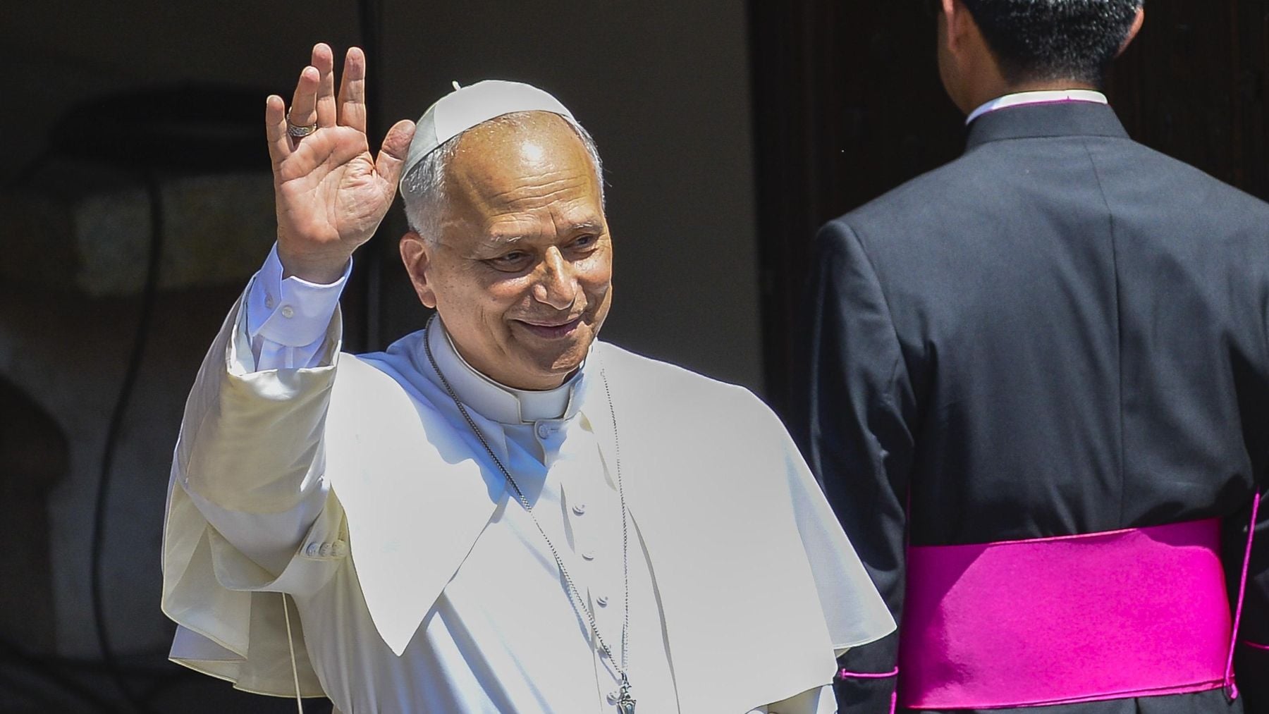 El Papa León XIV sigue mejorando después de la operación: Pasó una buena noche en el hospital, se levantó y desayunó