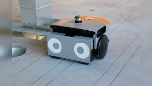 El FieldPrinter de Dusty Robotics, uno de los robots de construcción que imprimen los planos sobre el suelo de la obra