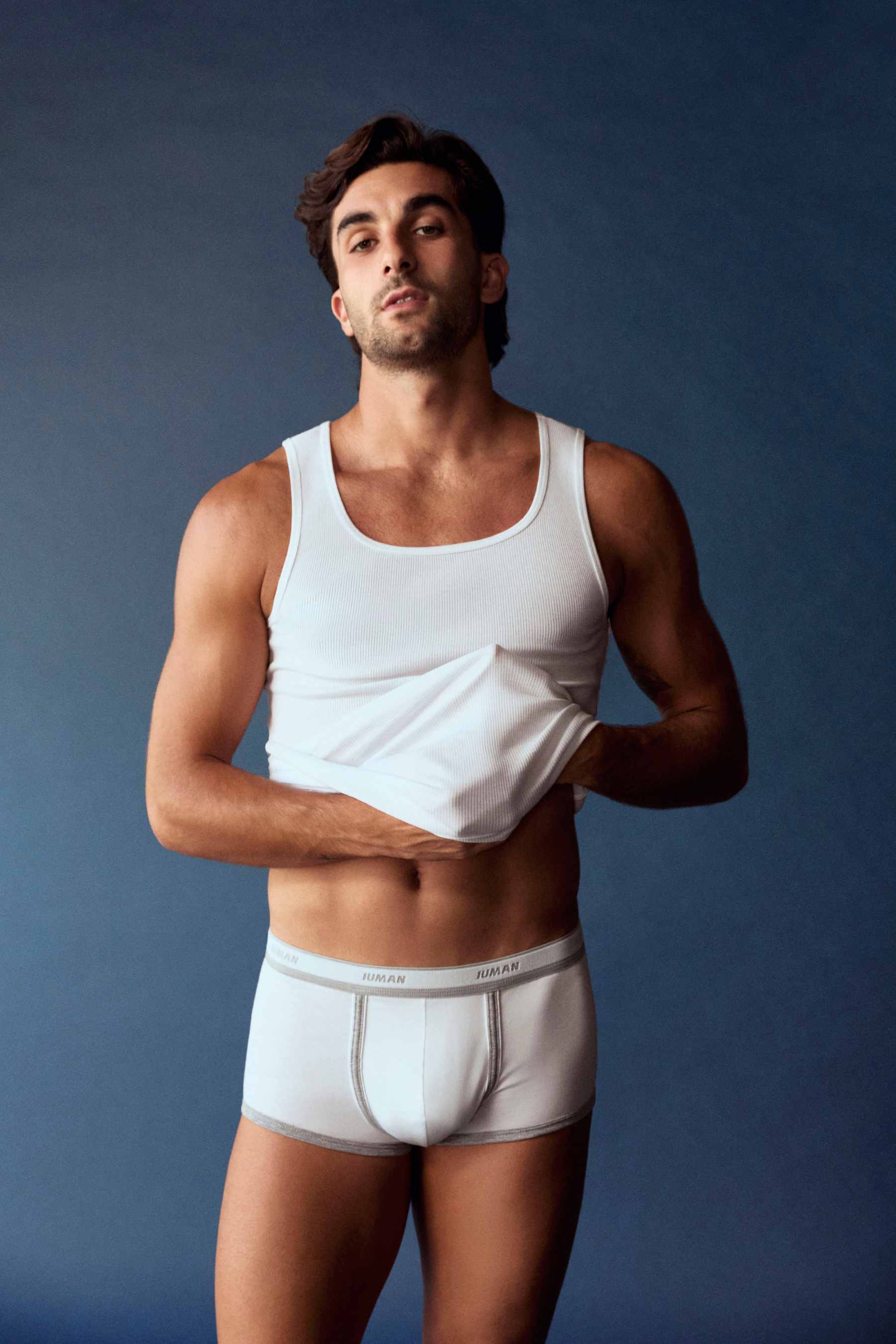 Ferran Torres posando para Intimissimi. (Foto: EFE)