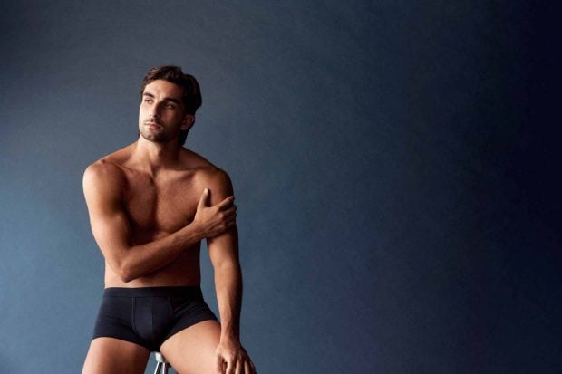 Ferran Torres posando para Intimissimi. (Foto: EFE)