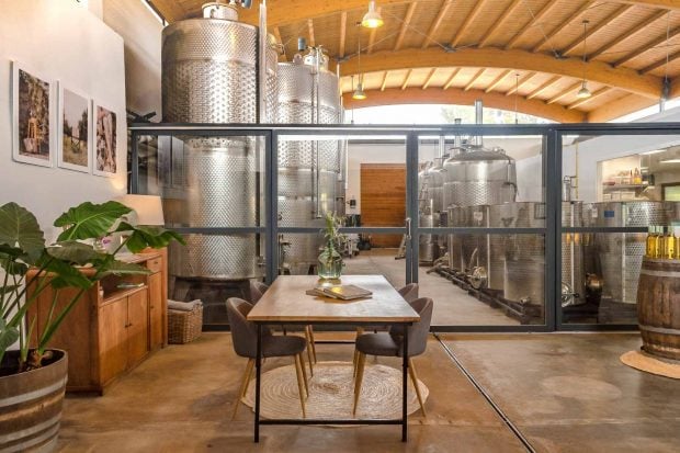 Interiores de la bodega Binifadet. (Foto: Cortesía)