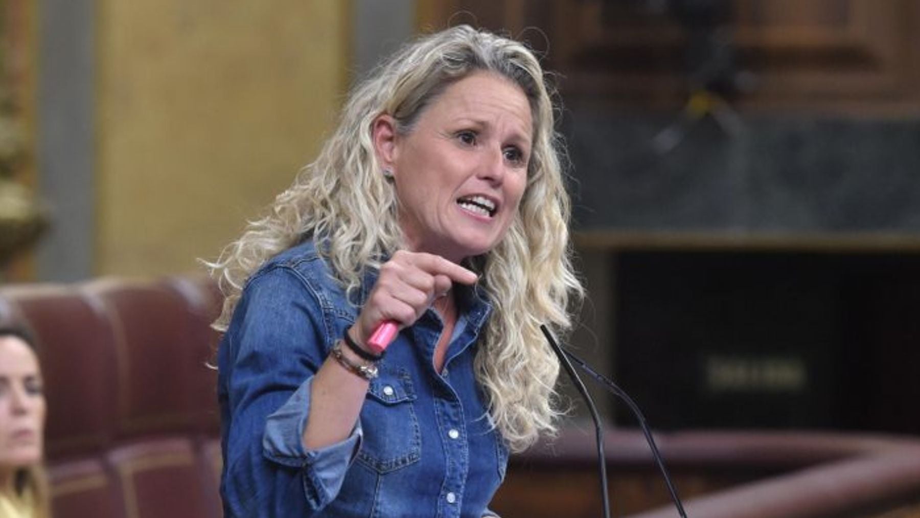 Dimite la portavoz del PSOE Montse Mínguez tras destaparse los negocios inmobiliarios de su pareja