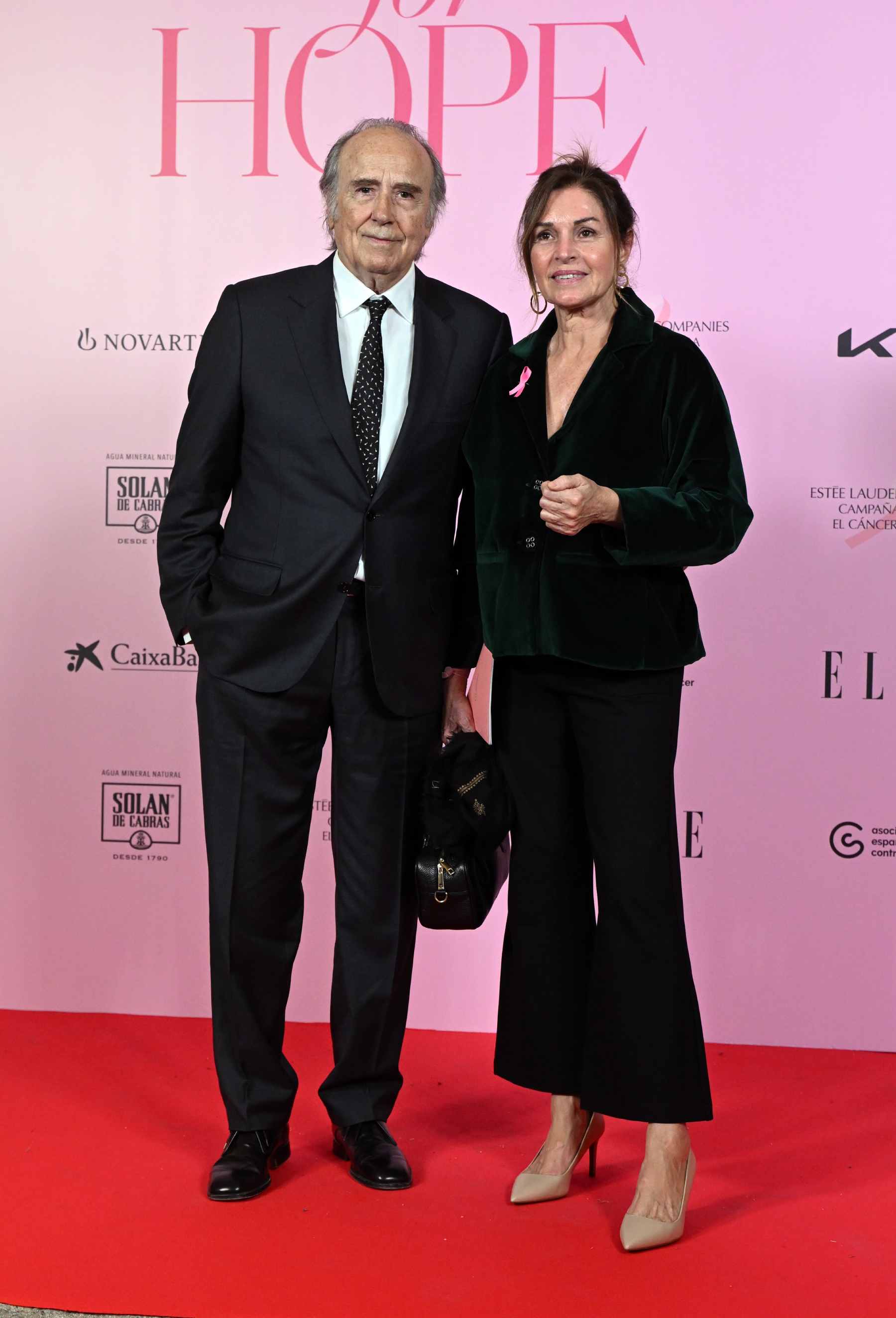 Joan Manuel Serrat y Candela Tiff&oacute;n durante un evento en Madrid. (Foto: Europa Press)