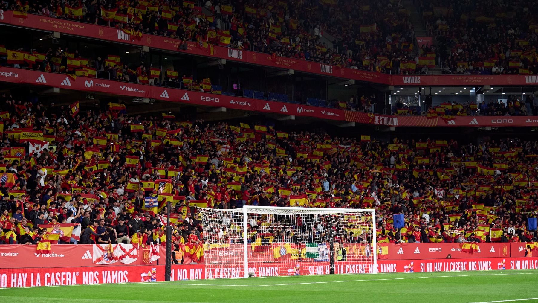La FIFA sanciona a España con 18.000 euros y un 15% de aforo por los cánticos de musulmán el que no bote en Barcelona
